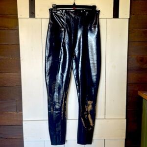 SPANX Faux Patent Leather Leggings Navy Blue Size Medium.Worn once.Like new.